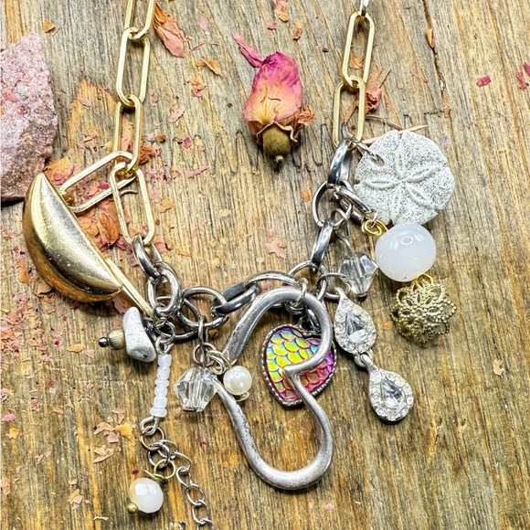 Alquimia Jewelry - Layered necklace beaded multi charms white gemstones